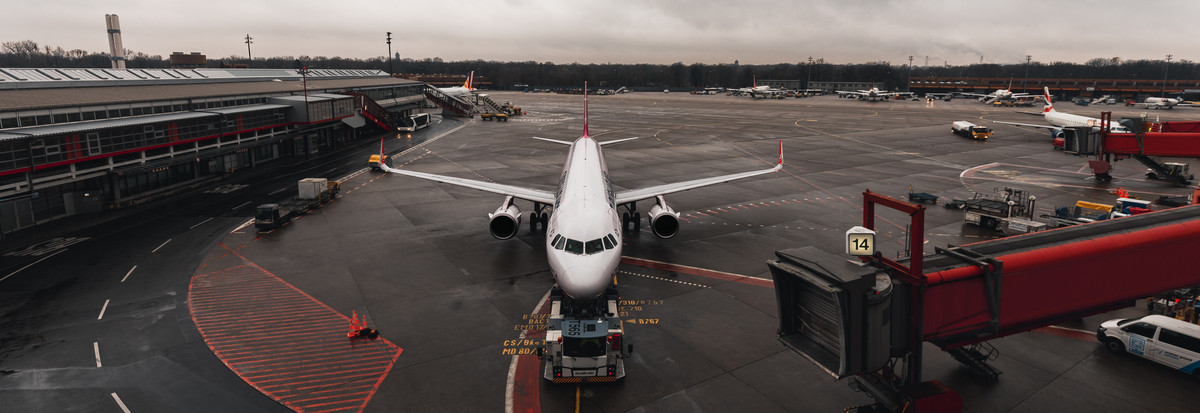Avión en aeropuerto